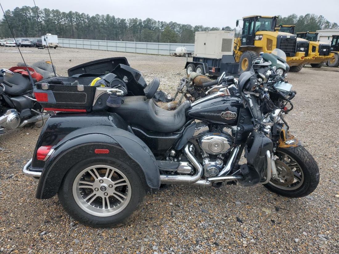 2013 HARLEY-DAVIDSON FLHTCUTG