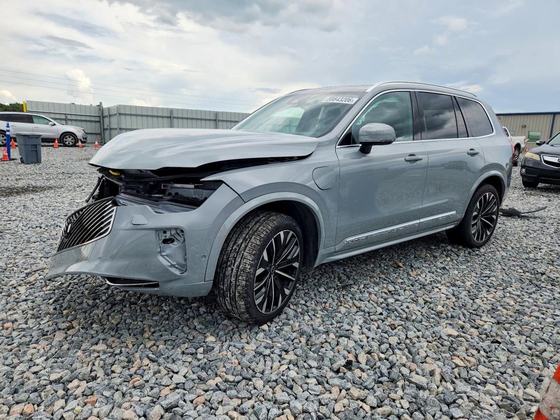 2025 VOLVO XC90