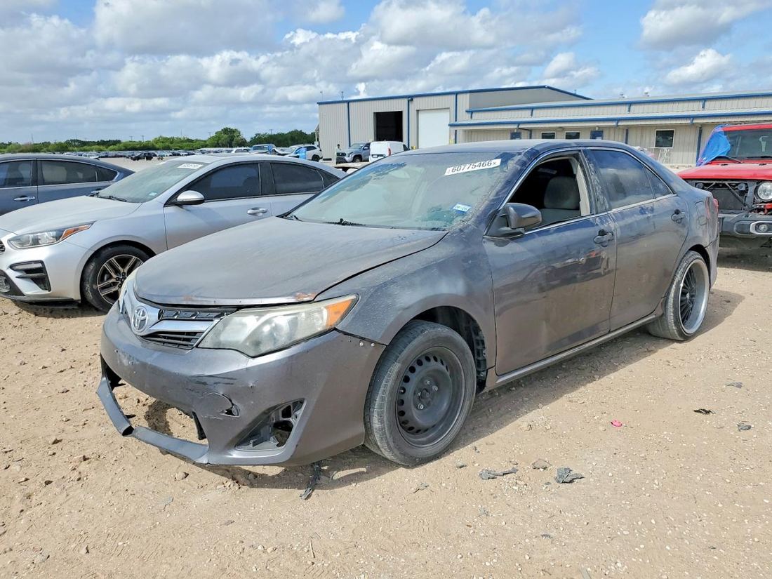 2014 TOYOTA CAMRY