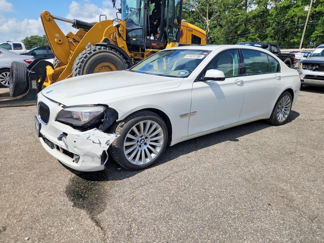 2012 BMW 750