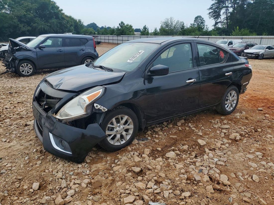 2017 NISSAN VERSA