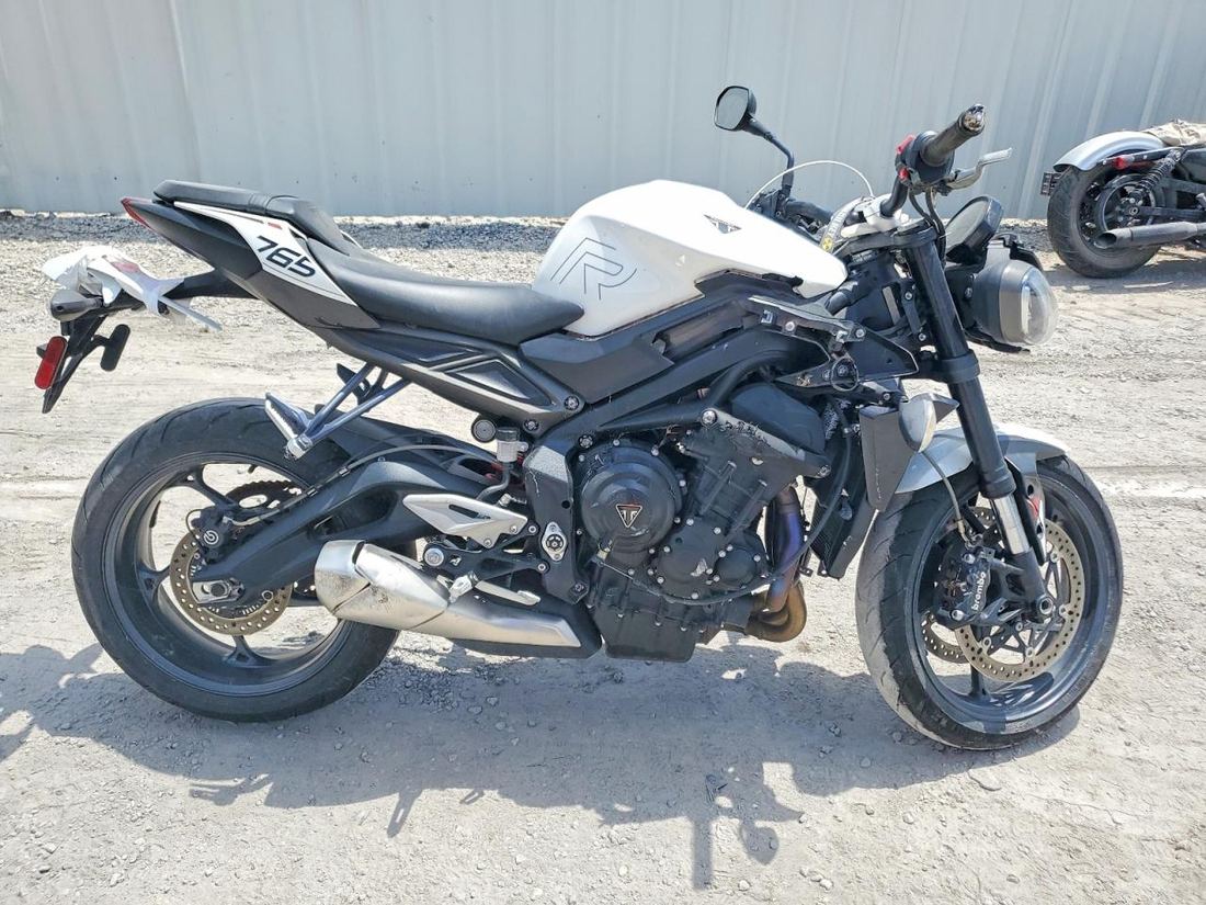 2024 TRIUMPH MOTORCYCLE STREET TRIPLE