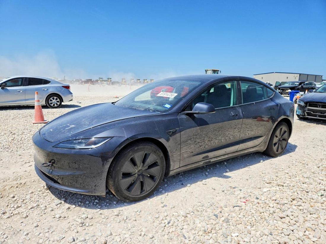 2025 TESLA MODEL 3