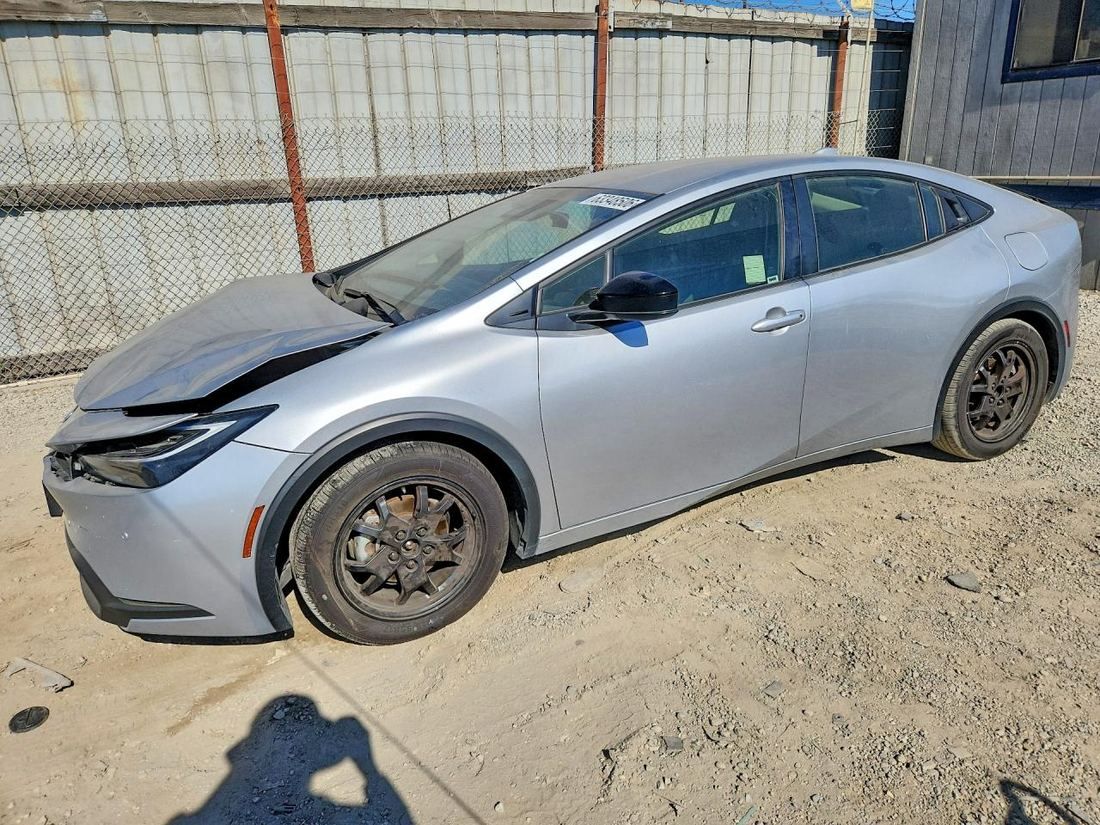 2024 TOYOTA PRIUS