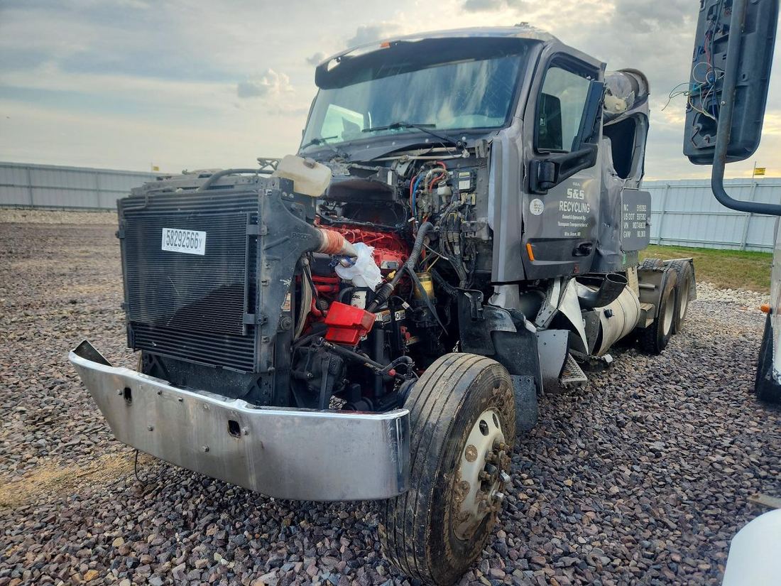 2021 PETERBILT 567