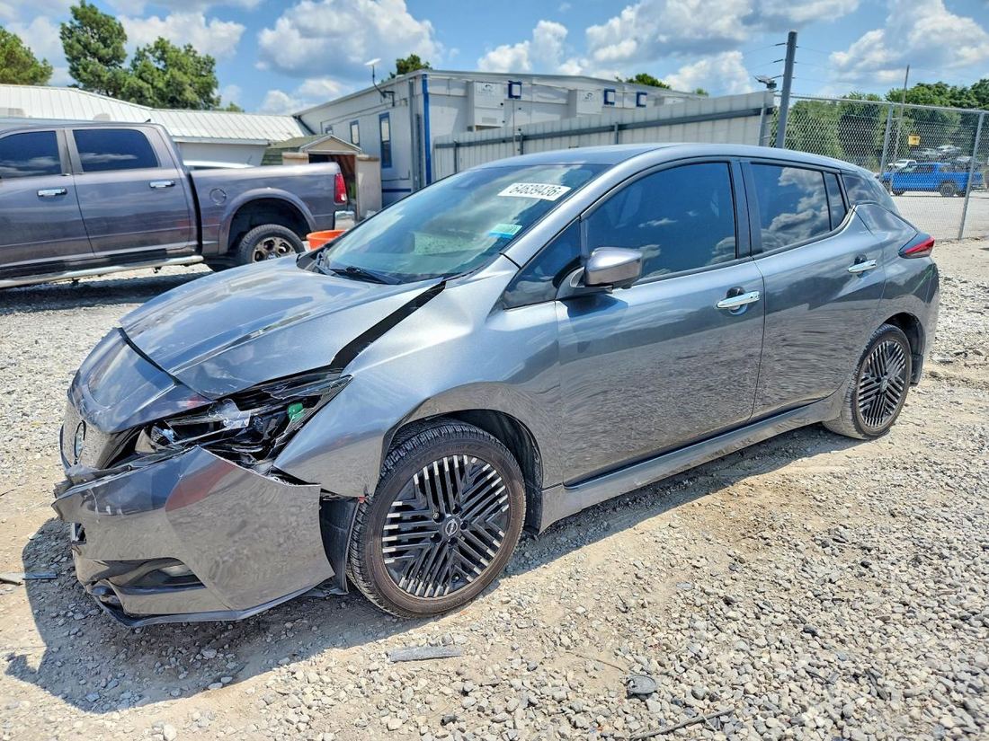 2023 NISSAN LEAF