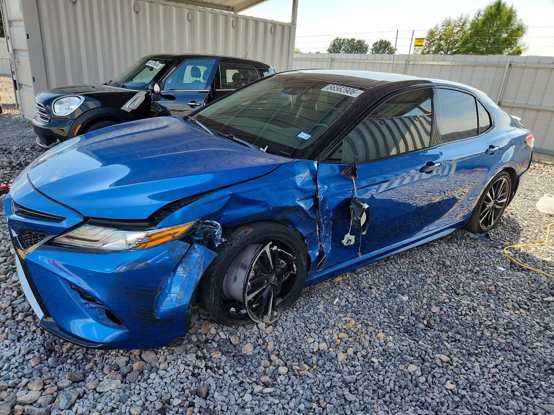 2018 TOYOTA CAMRY