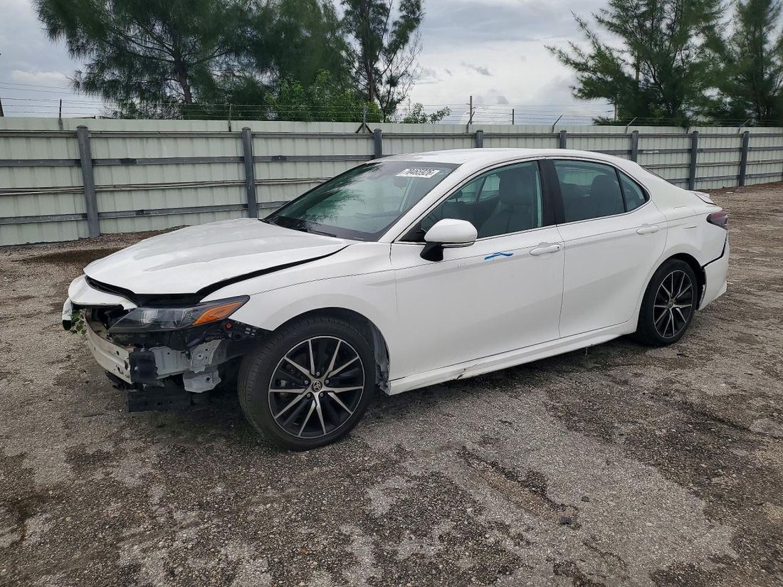 2022 TOYOTA CAMRY