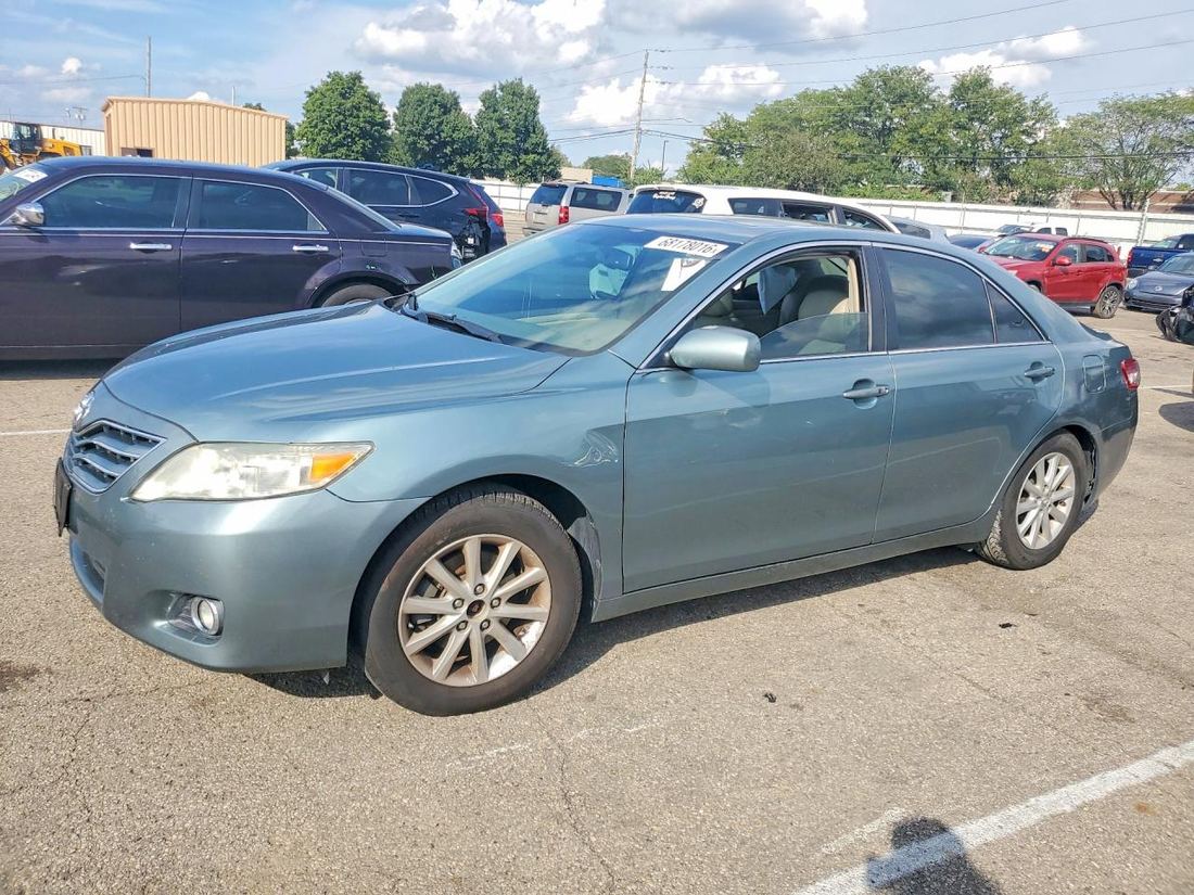 2011 TOYOTA CAMRY