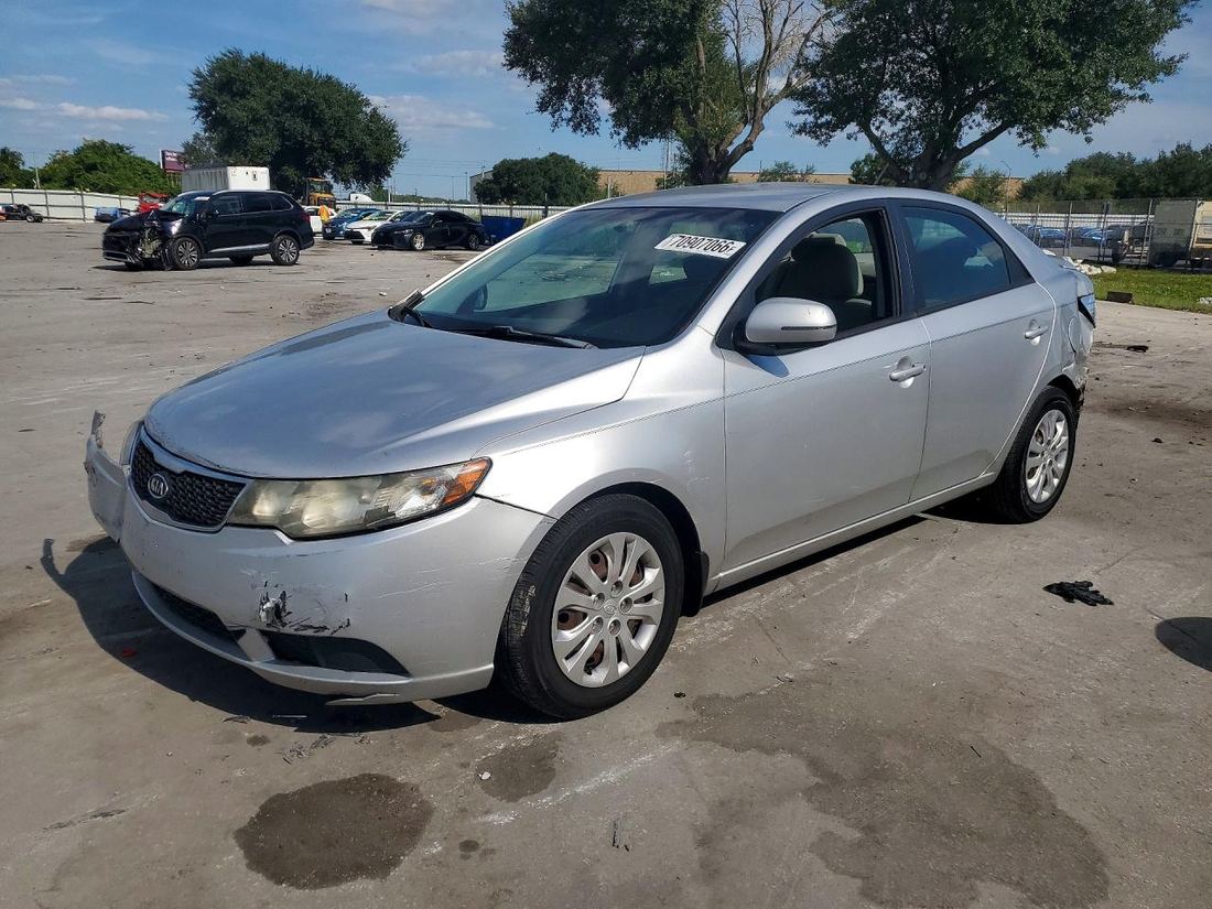 2013 KIA FORTE