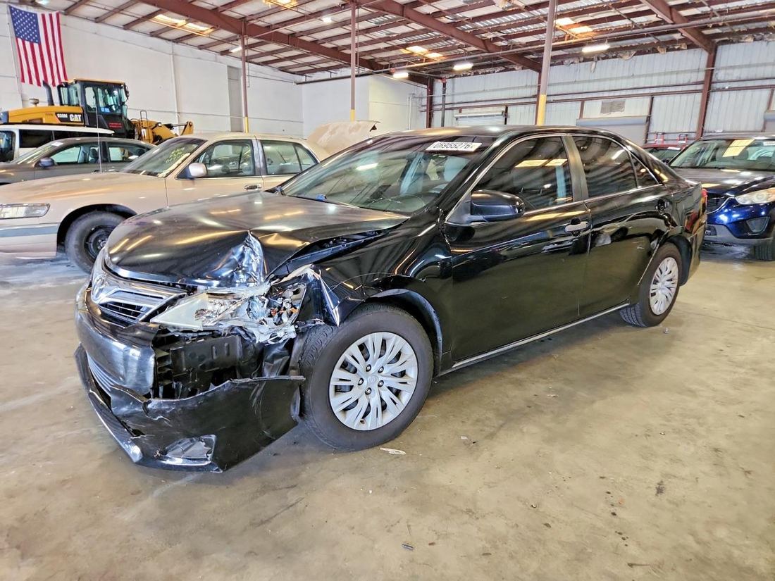 2014 TOYOTA CAMRY