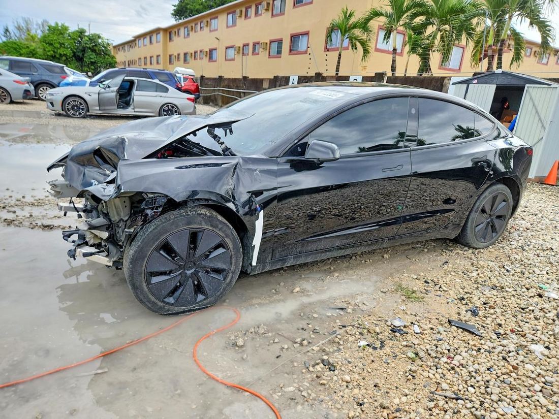 2025 TESLA MODEL 3