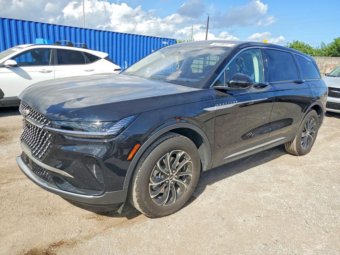 2026 LINCOLN NAUTILUS