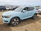 2019 VOLVO XC40