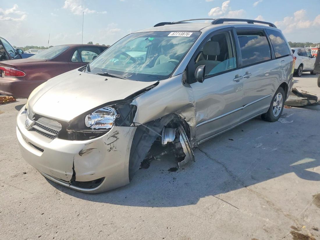 2004 TOYOTA SIENNA