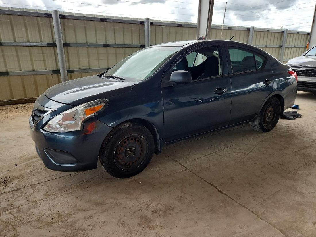 2015 NISSAN VERSA