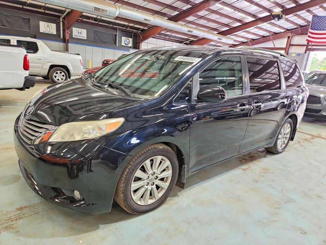 2015 TOYOTA SIENNA