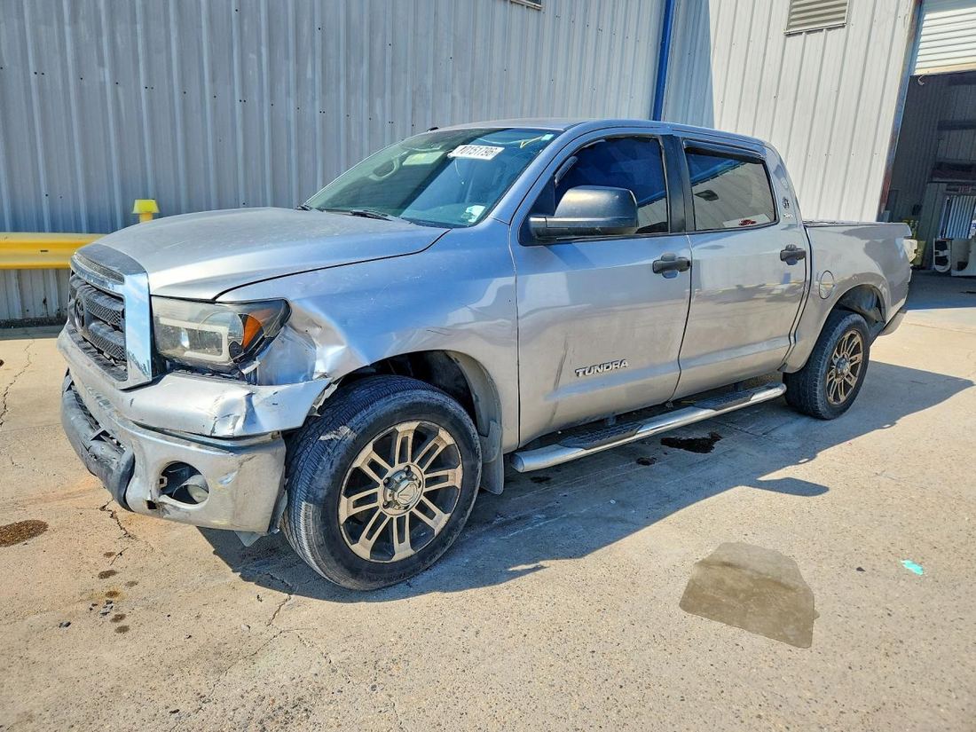 2013 TOYOTA TUNDRA