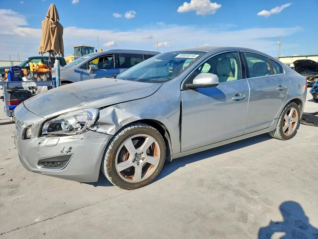 2013 VOLVO S60
