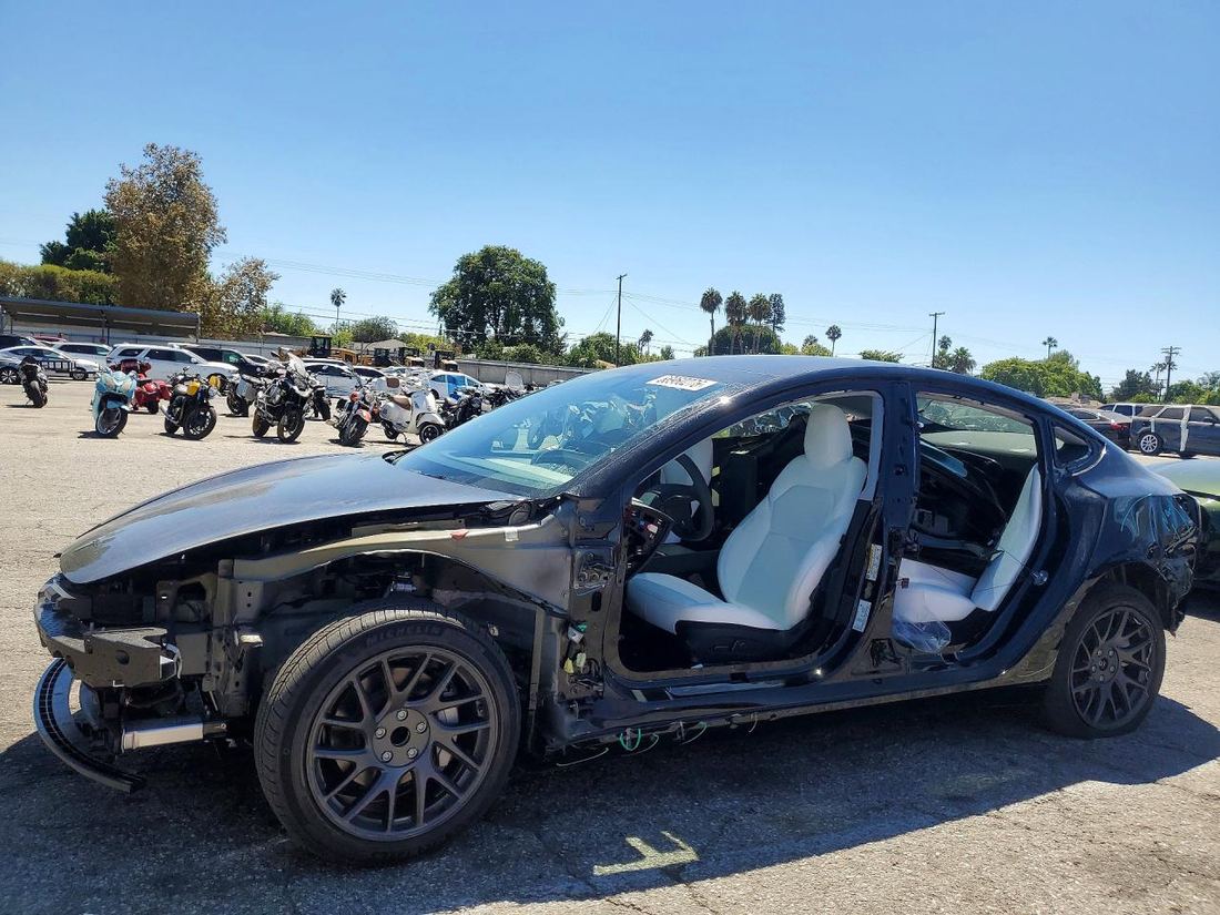 2026 TESLA MODEL 3