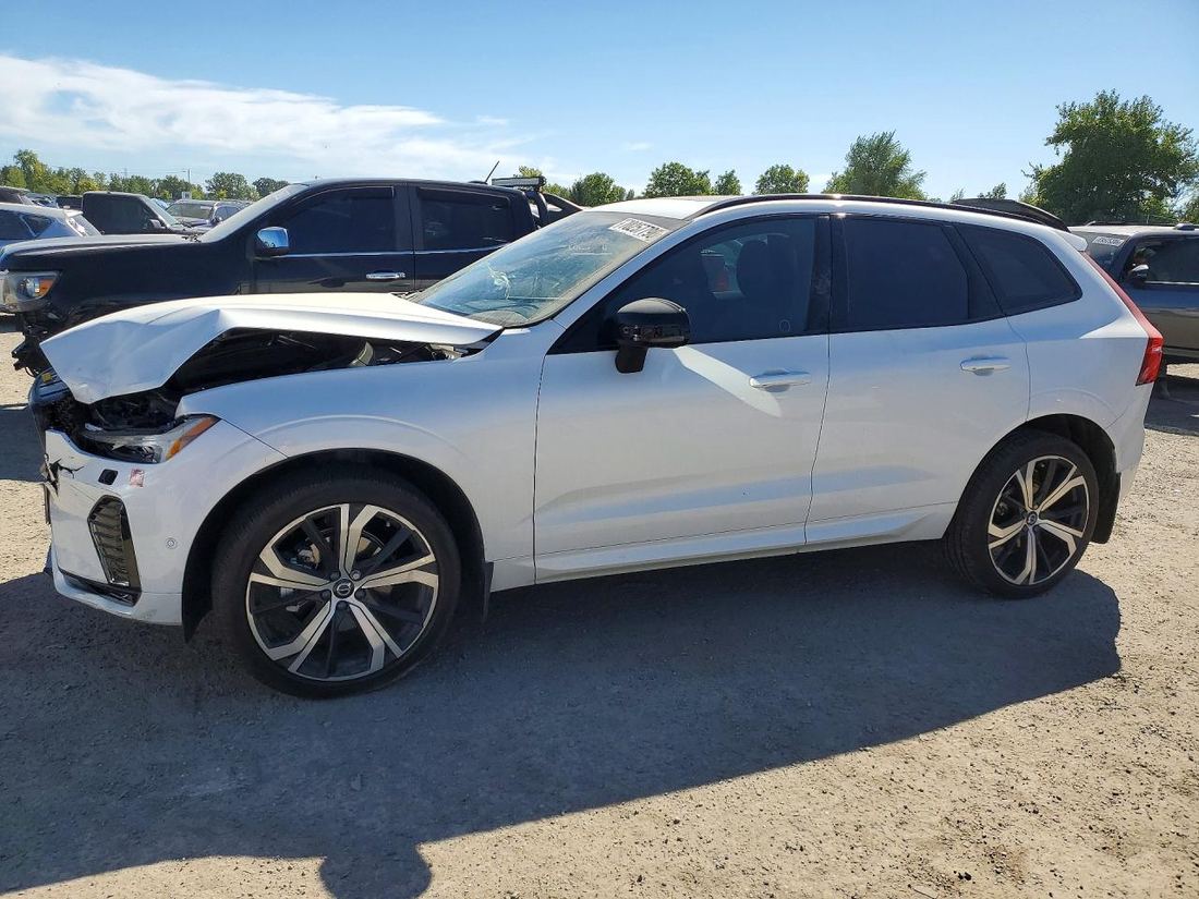 2025 VOLVO XC60