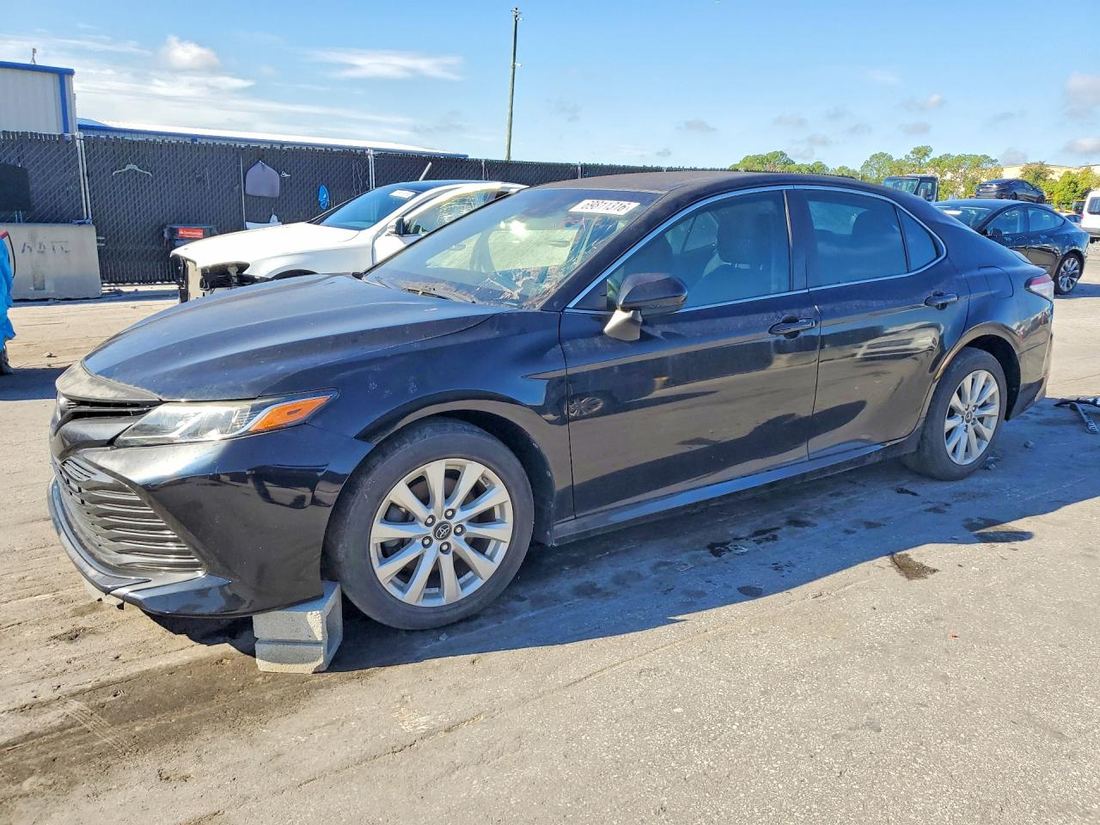 2018 TOYOTA CAMRY
