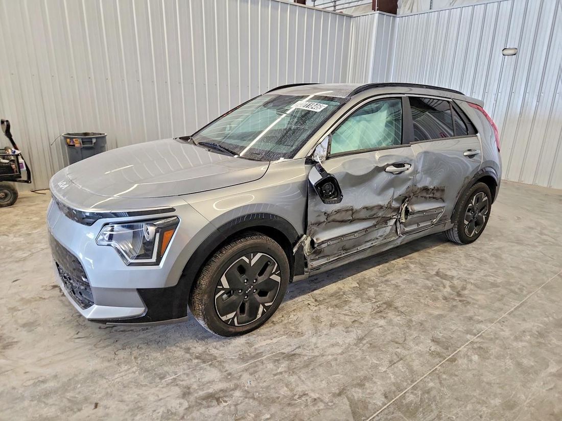 2023 KIA NIRO