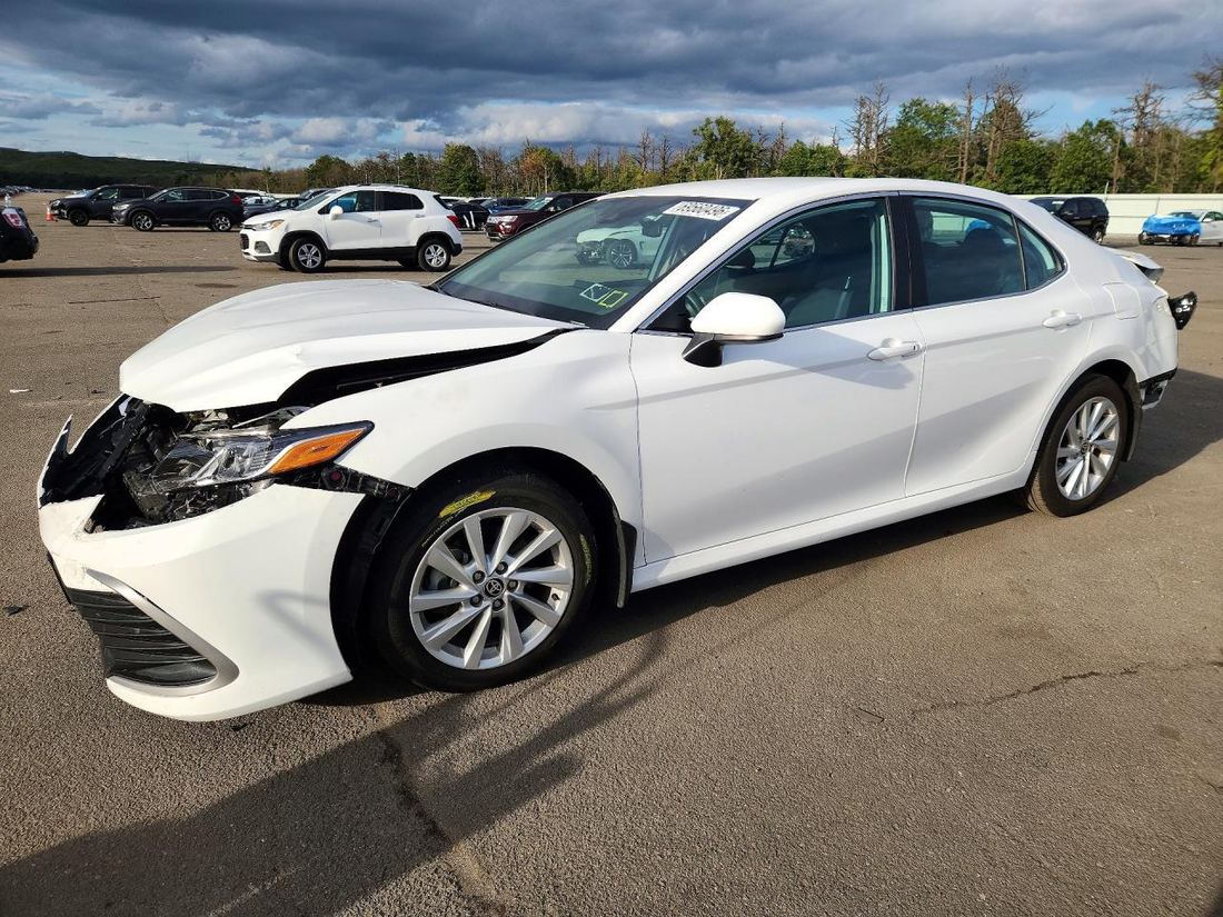 2024 TOYOTA CAMRY