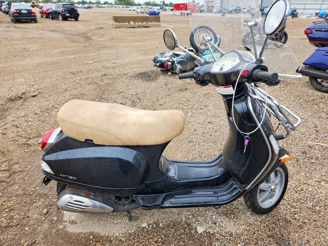 2009 VESPA LX