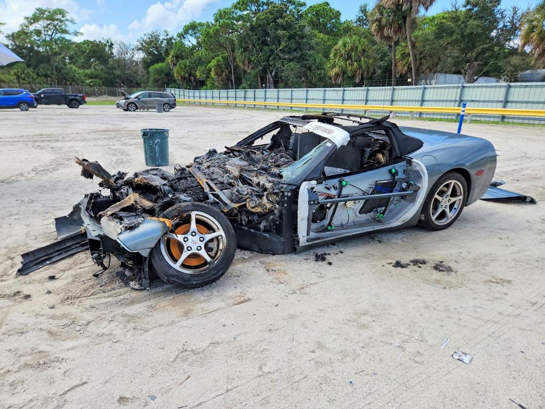 2004 CHEVROLET CORVETTE