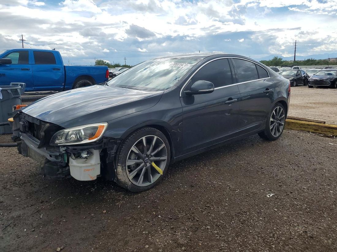 2015 VOLVO S60