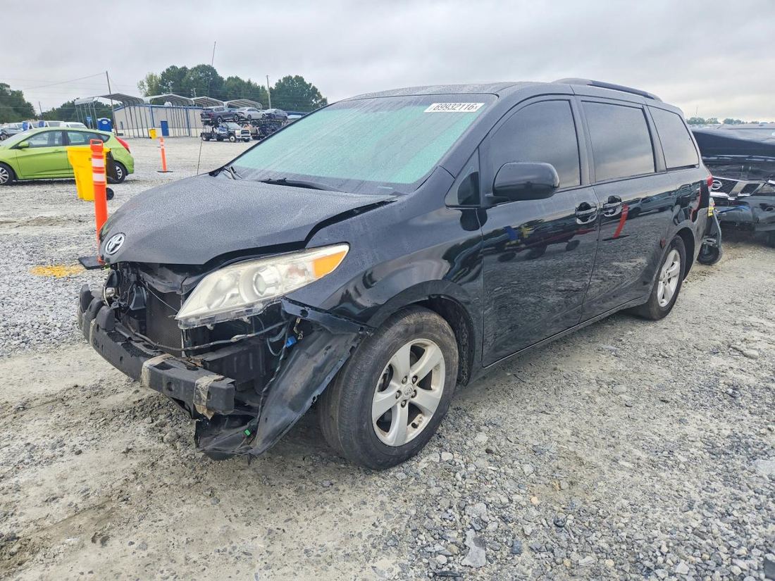 2014 TOYOTA SIENNA