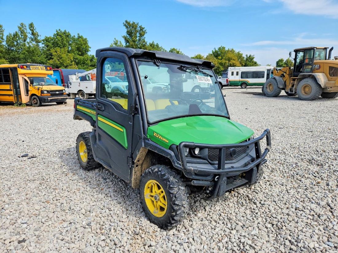 2019 JOHN DEERE XUV835M
