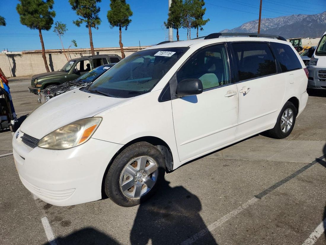 2004 TOYOTA SIENNA