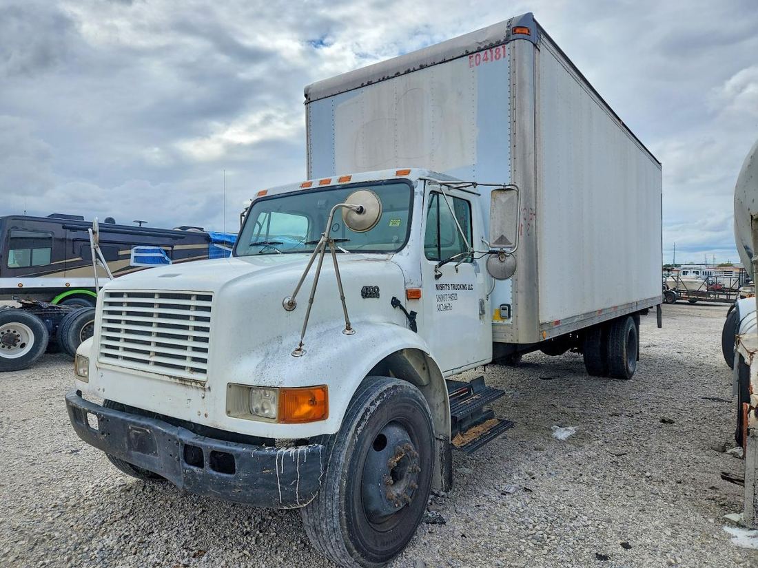 2001 INTERNATIONAL 4000