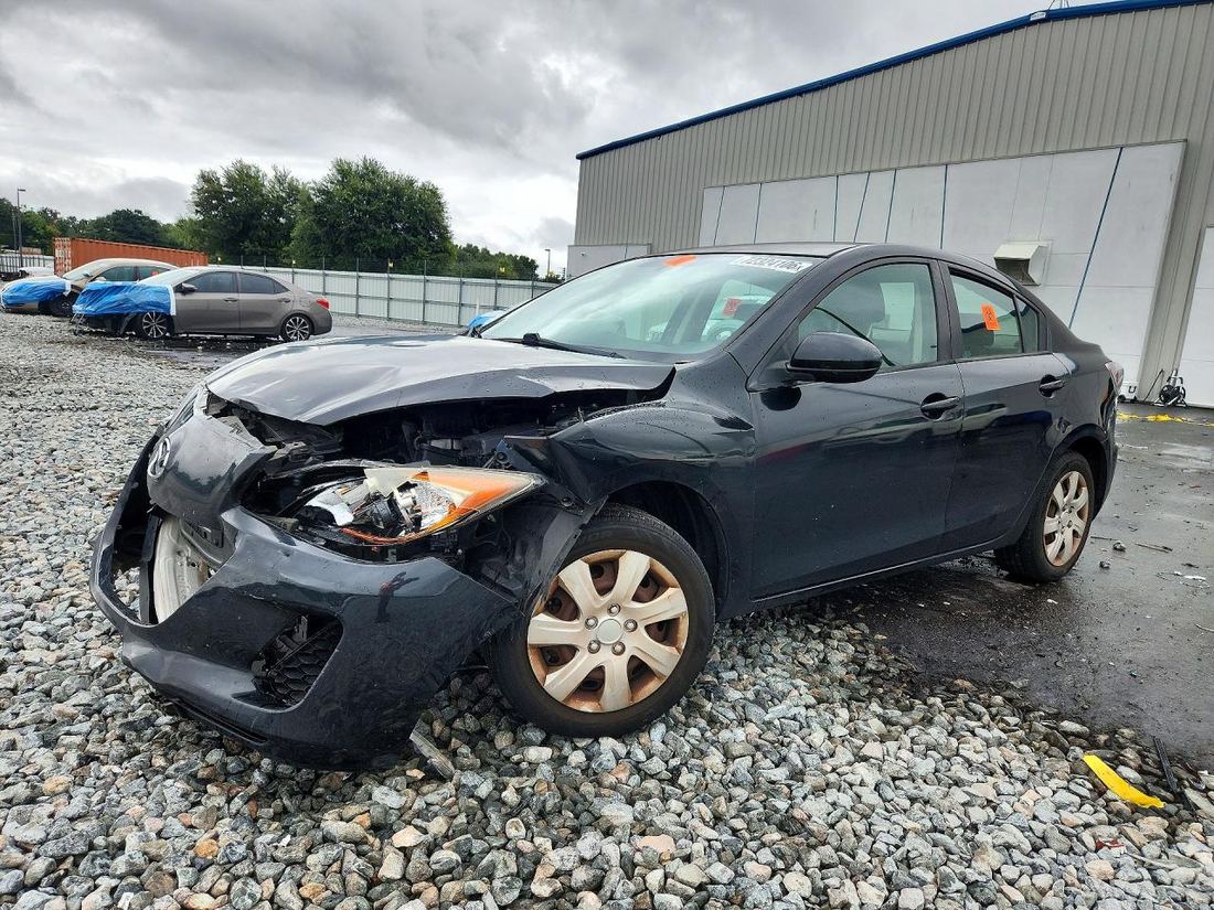 2013 MAZDA 3