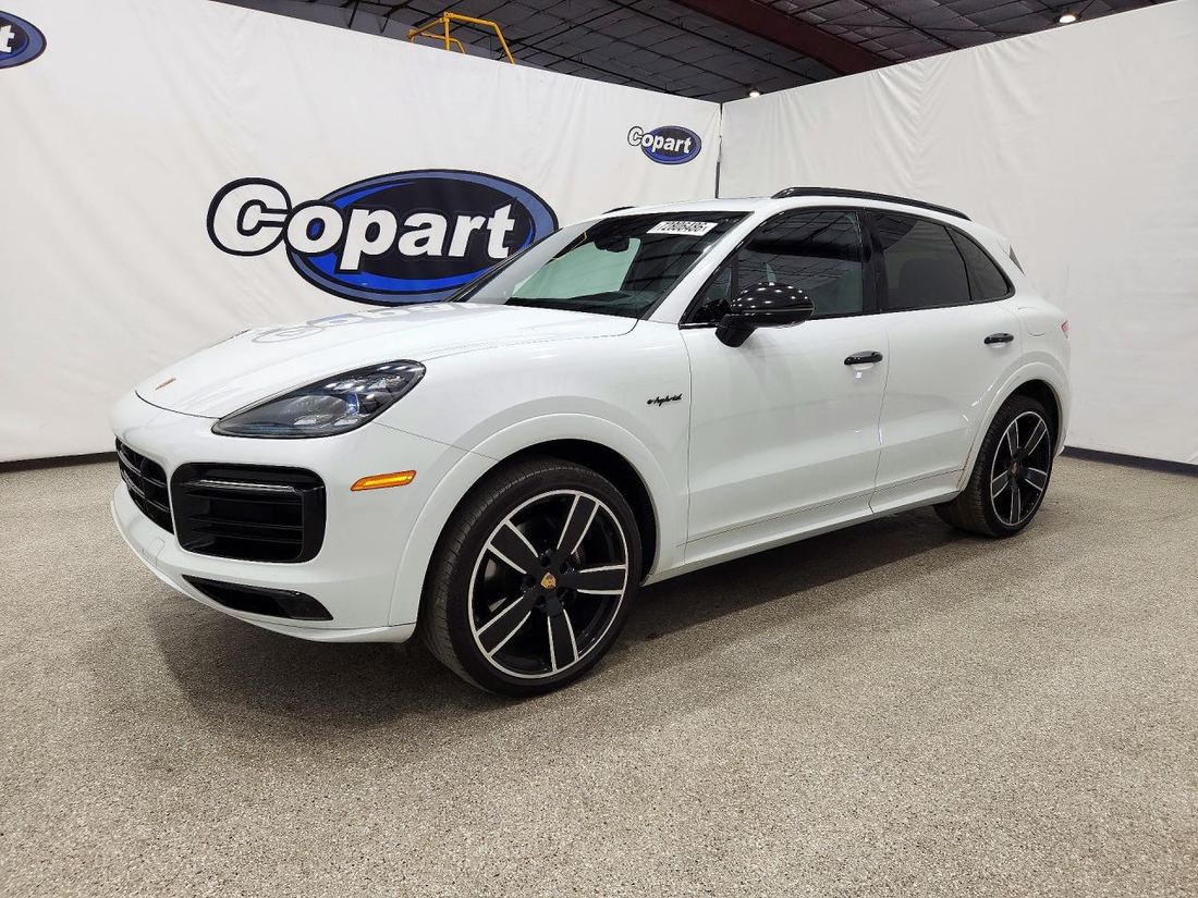2020 PORSCHE CAYENNE