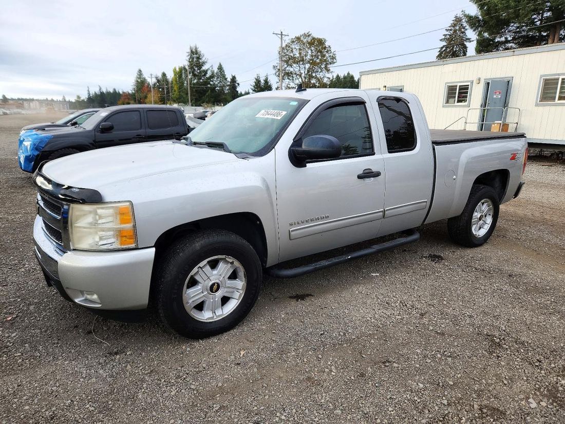 2011 CHEVROLET SILVERADO