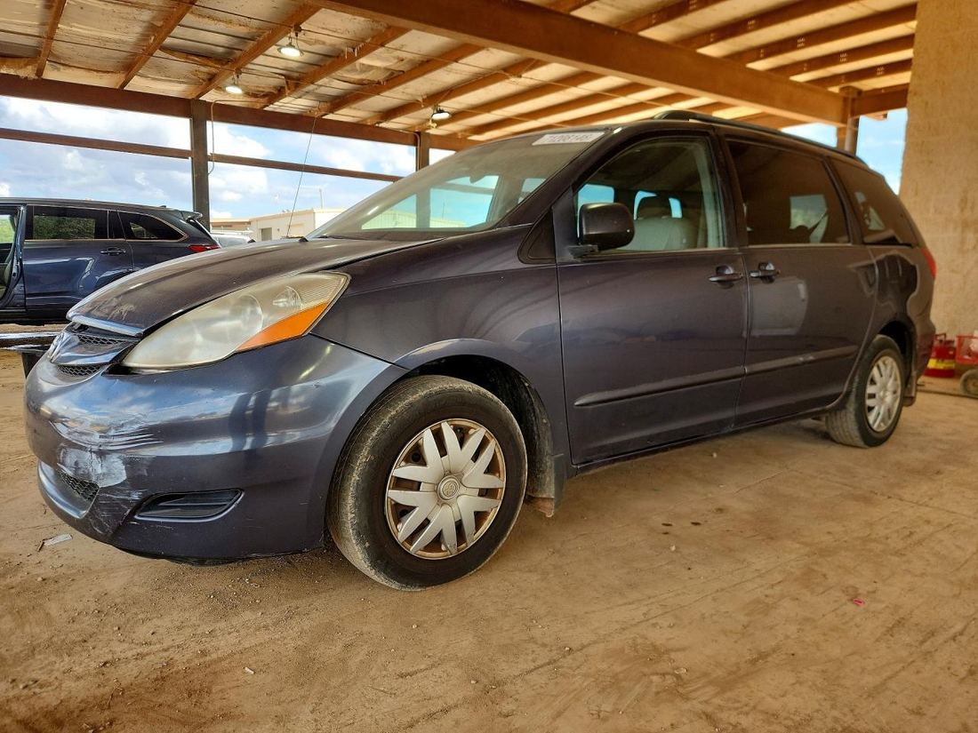 2010 TOYOTA SIENNA