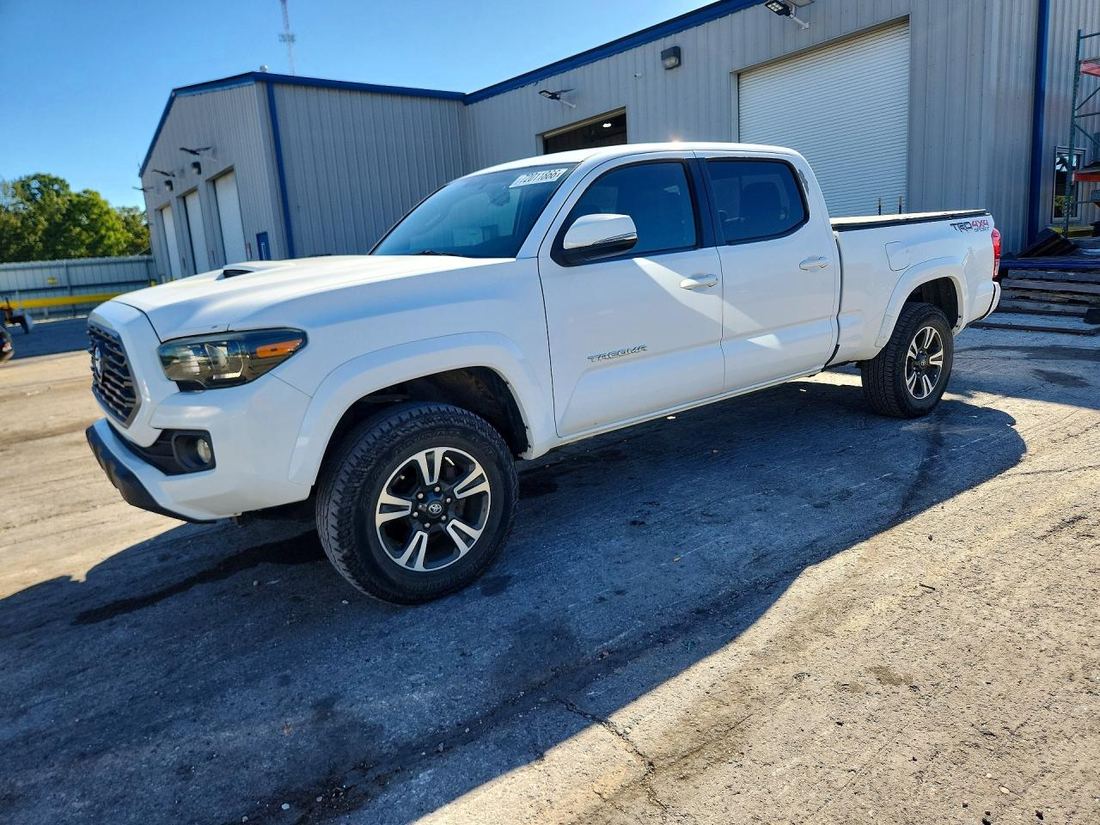 2017 TOYOTA TACOMA
