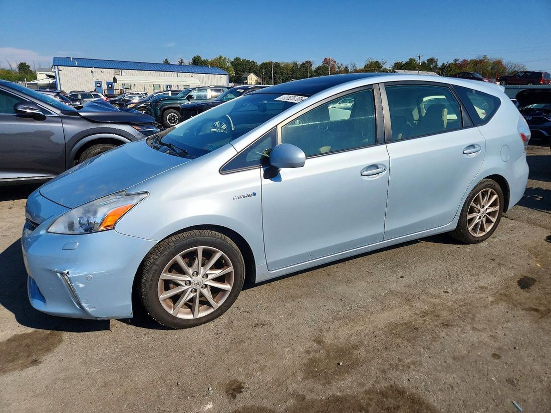 2013 TOYOTA PRIUS V