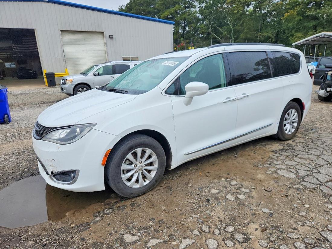 2017 CHRYSLER PACIFICA