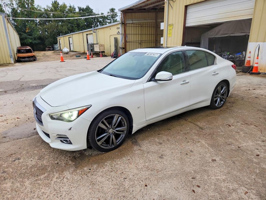 2015 INFINITI Q50