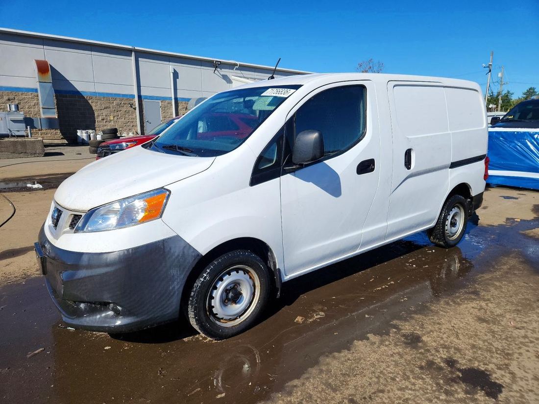 2015 NISSAN NV200