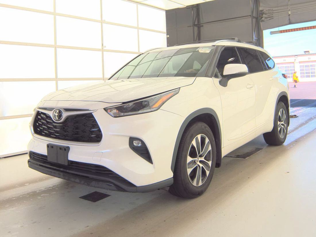 2021 TOYOTA GSU75L