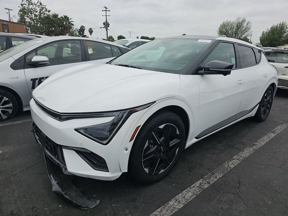 2025 KIA GT-Line