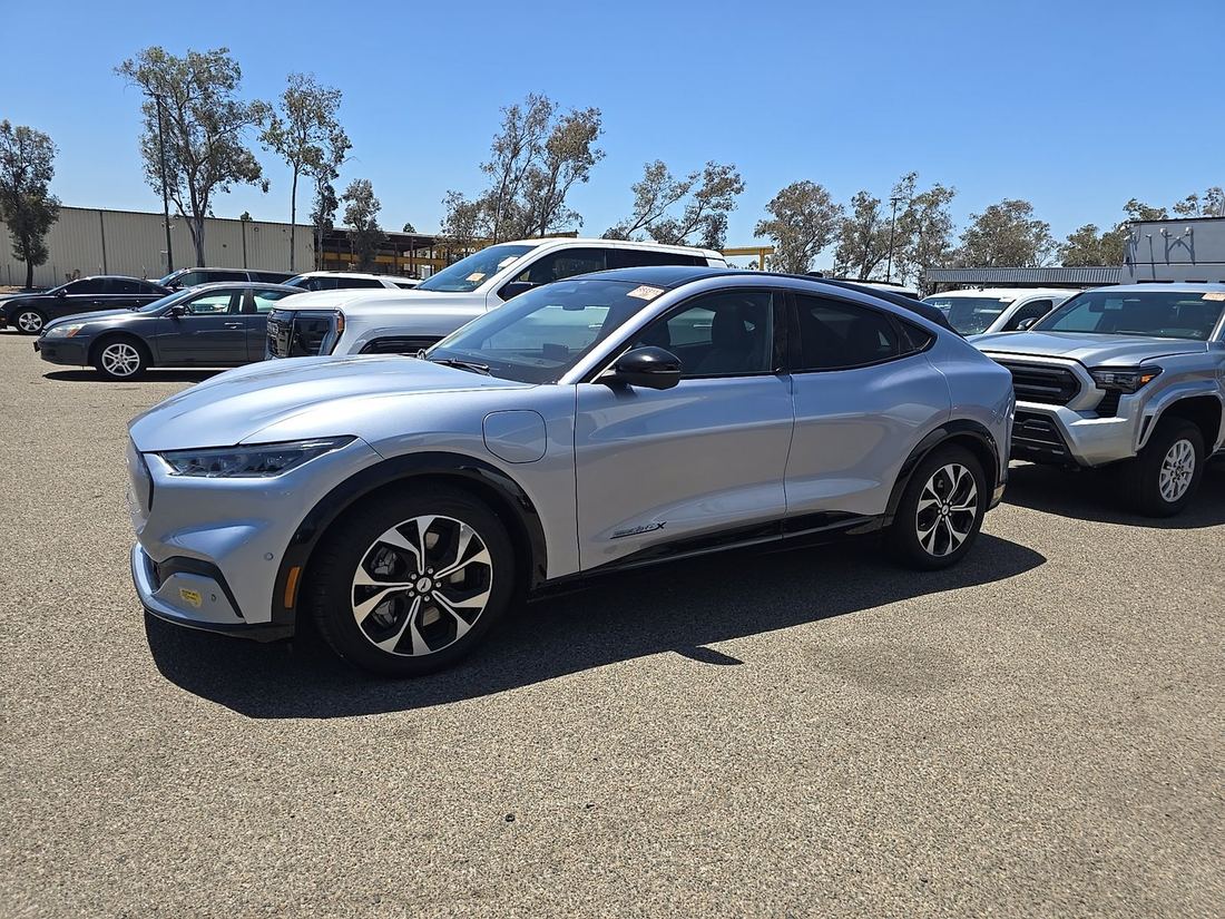 2022 FORD Premium