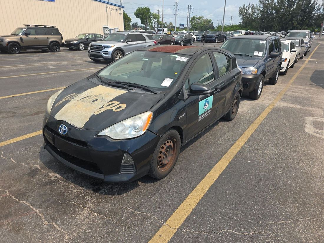 2014 TOYOTA NHP10L