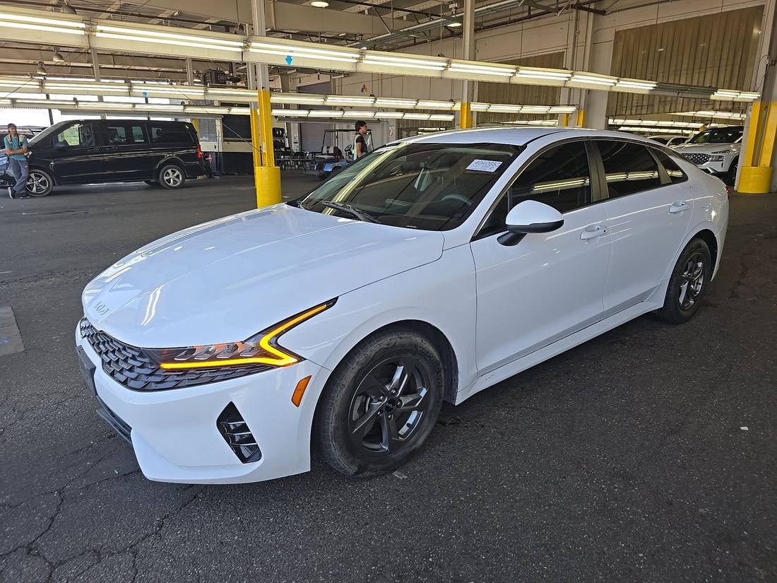2023 KIA LXS
