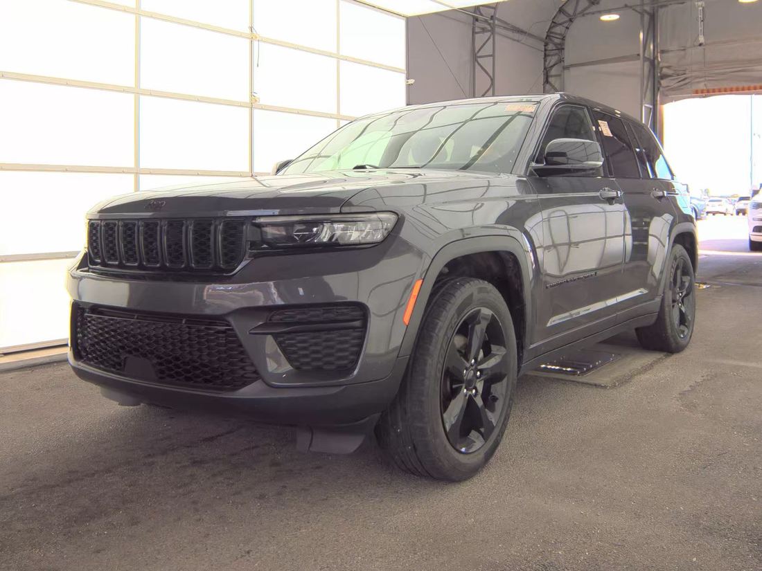 2023 JEEP Laredo, Altitude